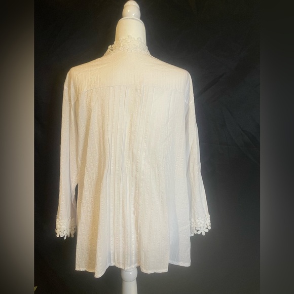 Women’s White Lace Open Cardigan with buttons, 2XL - Picture 2 of 4